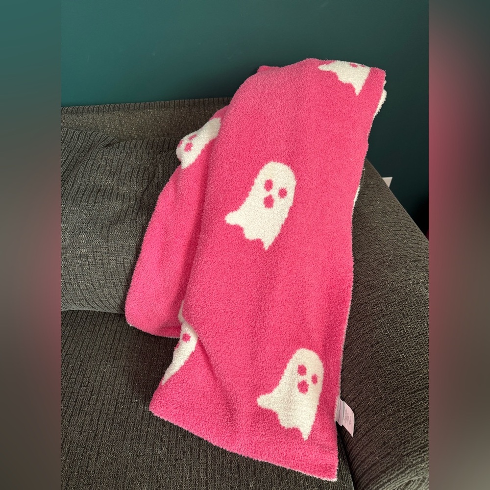 👻 Pink Ghost Blanket 👻